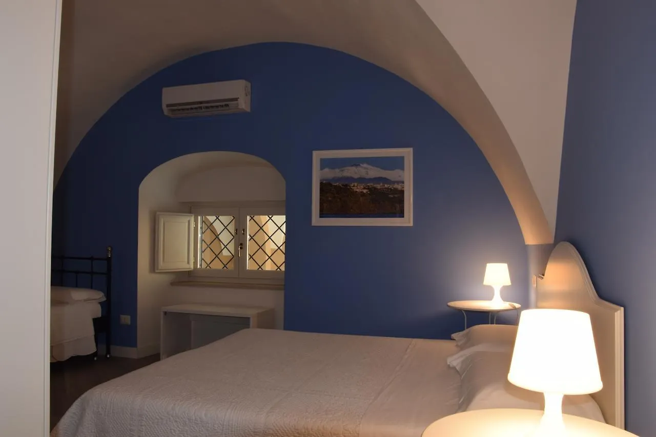 Residenza Cavour Acireale Гостевой дом