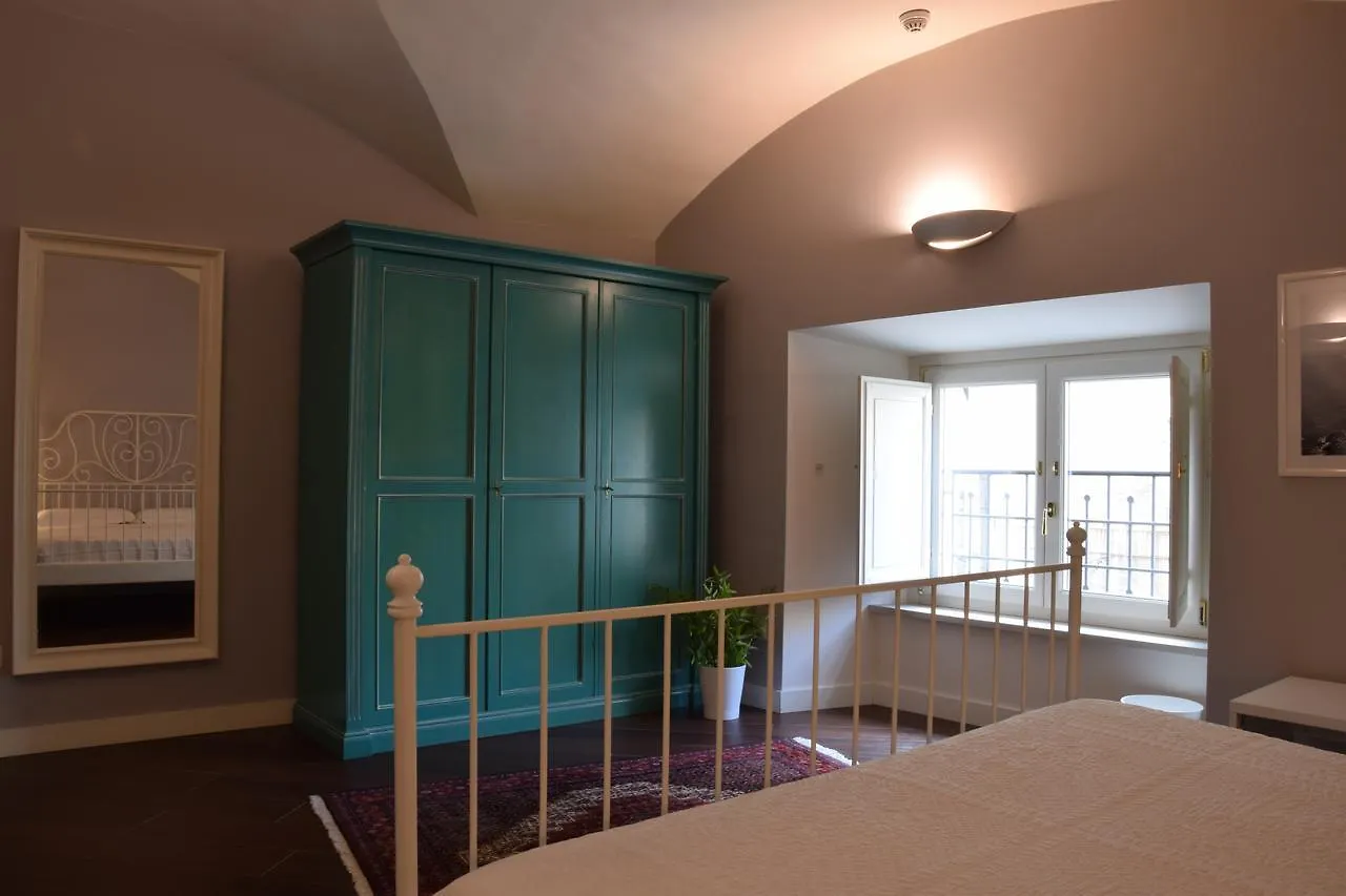 Residenza Cavour Acireale 3*,