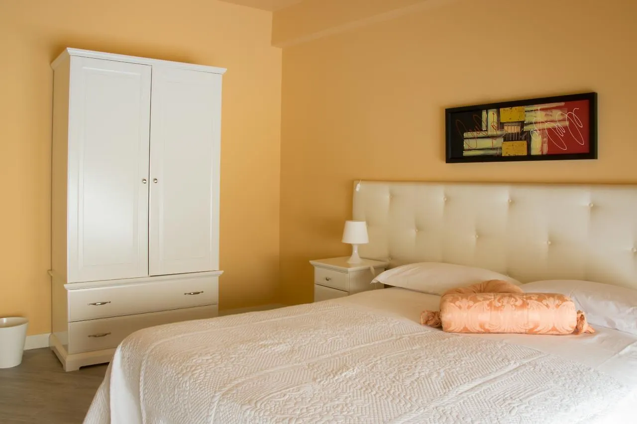 Residenza Cavour Acireale Гостевой дом